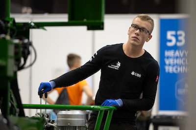07.09.2023; Danzig; Euroskills Gdanks 2023 - Antoine Cottens (Skill 53) Heavy Vehicle Technology / Baumaschinenmechaniker EFZ / M?canicien en machines de chantier CFC / Meccanico di macchine edili AFC am zweiten Wettkampftag bei der EuroSkills 2023 in Gdansk  (swiss-skills/Michael Zanghellini) (Foto: SwissSkills/Michael Zanghellini)