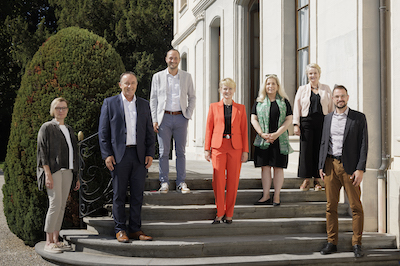 Lausanne, le 15 septembre 2023, à la Maison de l’Elysée; Première rencontre romande des Conseillères et Conseillers d’Etat en charge de l’égalité; avec de gauche à droite; Astrid Bärtschi (BE), Philippe Demierre (FR), Mathias Reynard (VS), Isabelle Moret (VD), Nathalie Fontanet (GE), Florence Nater (NE), Martial Courtet (JU). Photo © Céline Michel 