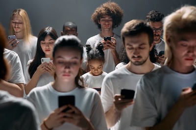 reseaux sociaux stigmatisation obesite x hug reiso 400