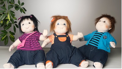 À Rennes, des poupées à l'hôpital pour apaiser démences et troubles  cognitifs